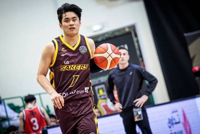 ‘아기 송골매’ 유기상은 타오위안과의 1차전에서 3점슛 3개 포함 12점 4리바운드 1스틸을 기록했다. 사진=FIBA 제공
