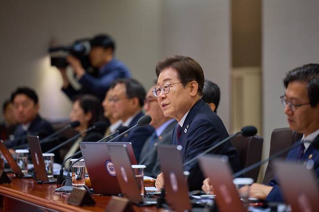 이재명 대통령이 10일 서울 용산 대통령실에서 국무회의를 주재하고 있다. 대통령실 제공