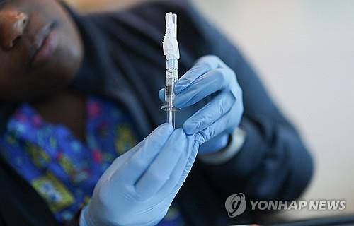 미 코로나19 백신 접종 [AFP=연합뉴스 자료사진]