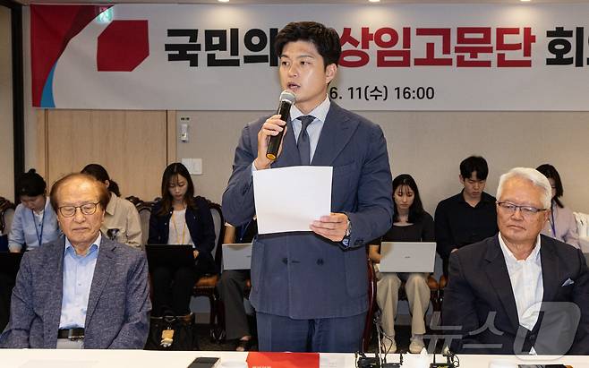 김용태 국민의힘 비상대책위원장이 11일 오후 서울 여의도의 한 식당에서 열린 상임고문단 회의에서 발언을 하고 있다. 2025.6.11/뉴스1 ⓒ News1 이재명 기자