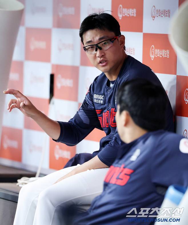 23일 대전 한화생명볼파크에서 열린 한화 이글스와 롯데 자이언츠의 경기. 롯데 박세웅과 포수 유강남이 숨을 고르고 있다. 대전=박재만 기자 pjm@sportschosun.com/2025.05.23/