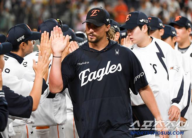 10일 대전 한화생명볼파크에서 열린 한화 이글스와 두산 베어스의 경기. 승리한 한화 와이스가 기뻐하고 있다. 대전=박재만 기자 pjm@sportschosun.com/2025.06.10/