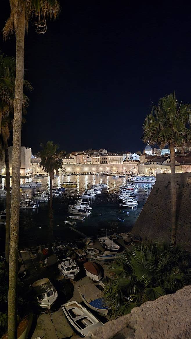 20250501_210235.jpg 꽃보다누나, 왕좌의 게임 그리고 모드리치의 나라