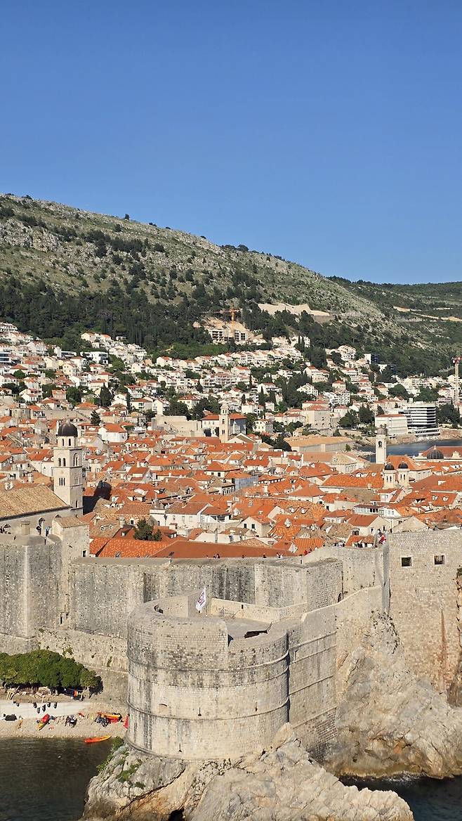 20250502_171553.jpg 꽃보다누나, 왕좌의 게임 그리고 모드리치의 나라