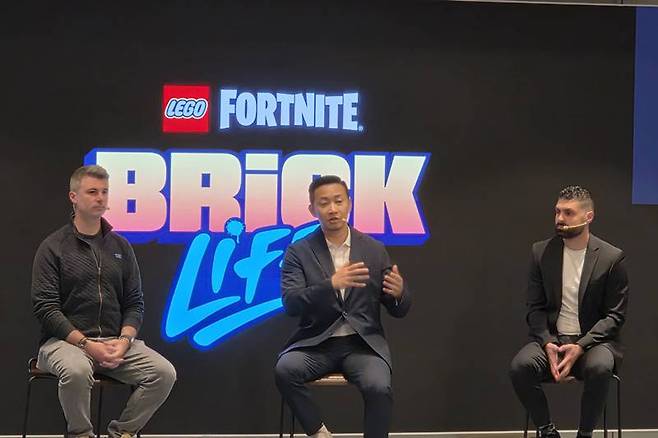 왼쪽부터 에릭 윌리엄슨 디렉터, 박성철 지사장, 마이클 모든 디렉터