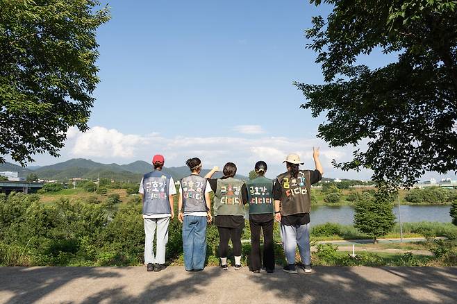 대구 금호강을 지키는 예술인 모임 ‘금호강 디디다’. 금호강 디디다 제공