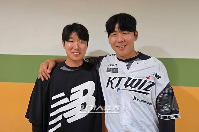 KT 이호연과 이정훈. 수원=윤승재 기자