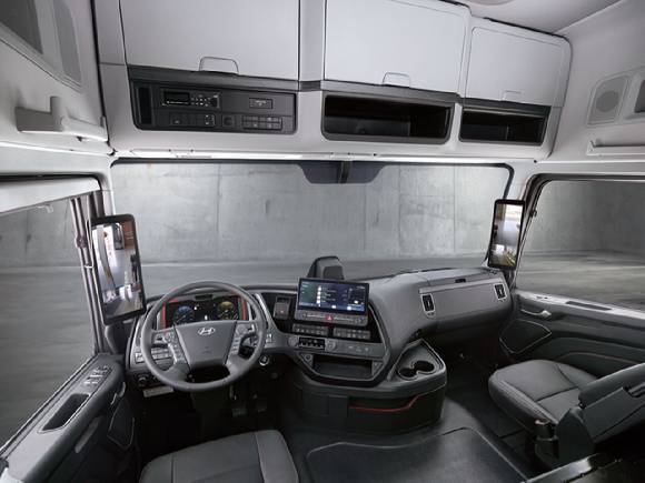 현대차 '더 뉴 엑시언트' 인테리어. [사진=현대자동차]