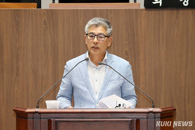 충남도의회 조철기 의원은 11일 제359회 정례회 제2차 본회의 교육행정 질문에서 ‘국제 바칼로레아(IB) 프로그램의 성공적인 도입‧운영과 관련해 충남교육청의 구체적인 대책 마련’을 당부했다. &nbsp;