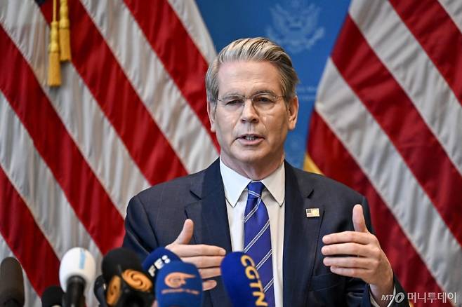 스콧 베선트 미국 재무장관이 지난 5월12일(현지시간) 스위스 제네바에서 열린 미중 무역 협상을 마친 뒤 기자회견을 하고 있다. /제네바 AFP=뉴스1 /사진=(제네바 AFP=뉴스1) 우동명 기자