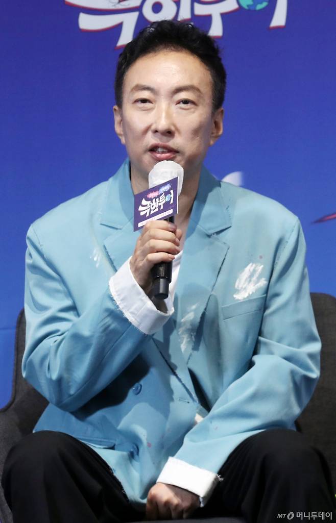 방송인 박명수가 이재명 대통령에게 탈모 고민을 해결해달라며 너스레를 떨었다.  /사진=임성균
