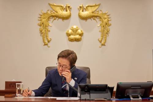 이재명 대통령, 페트르 피알라 체코 총리와 전화 통화 [대통령실 제공]