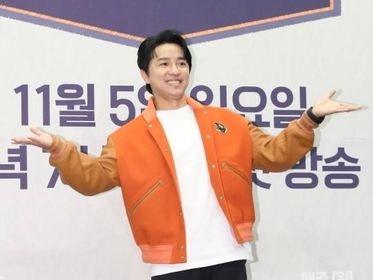 스타강사 조정식이 2일 오전 서울 마포구 상암동 스탠포드 호텔에서 열린 채널A 예능 ‘성적을 부탁해-티처스’ 제작발표회에서 포즈를 취하고 있다. 2023.11.2 뉴스1