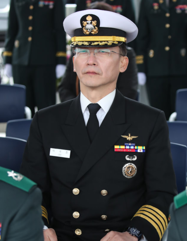 지난 3월 5일 대전 국군간호사관학교에서 열린 제 65기 사관생도 졸업 및 임관식에 참석한 이국종 국군대전병원장. 뉴스1