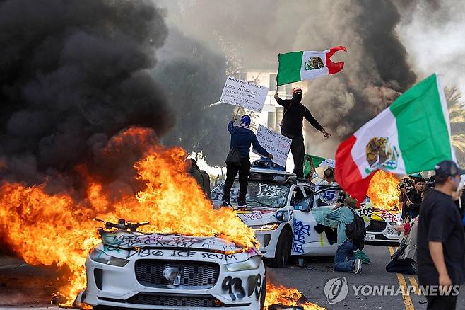 LA 시위 현장 [AFP=연합뉴스 자료사진. 재판매 및 DB 금지]