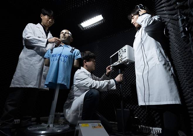 첨단 의료기기 연구제조센터 장비 활용 [창원시 제공. 재판매 및 DB 금지]