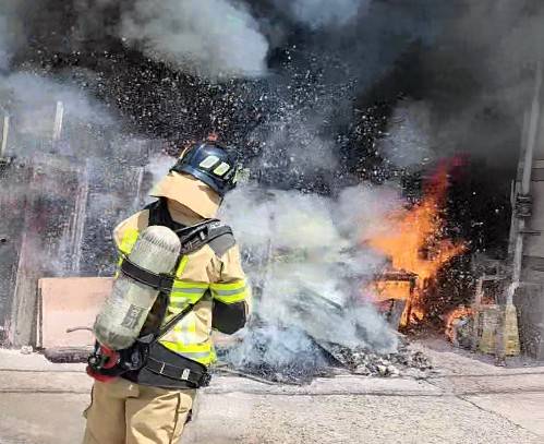 화재 현장 [인천소방본부 제공. 재판매 및 DB 금지]