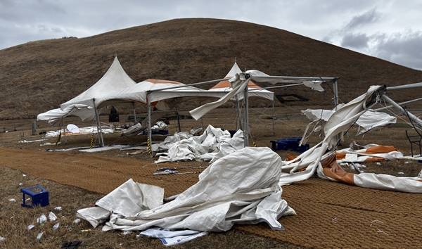 강풍으로 제주들불축제장 천막이 파손된 모습. ⓒ제주의소리 자료사진