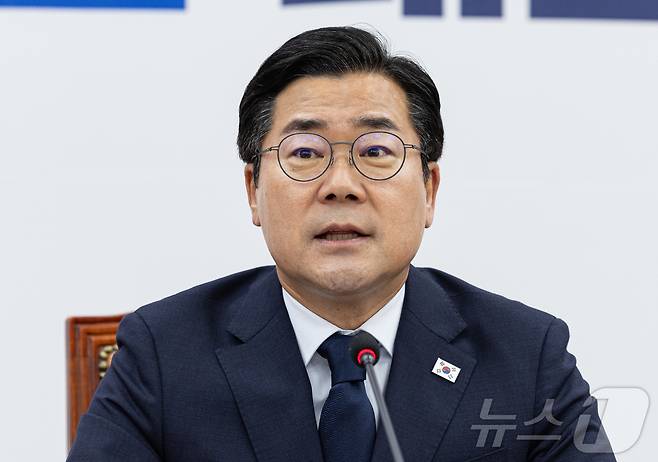 박찬대 더불어민주당 대표 직무대행 겸 원내대표가 12일 오전 서울 여의도 국회에서 고별 기자간담회를 하고 있다. 2025.6.12/뉴스1 ⓒ News1 이재명 기자