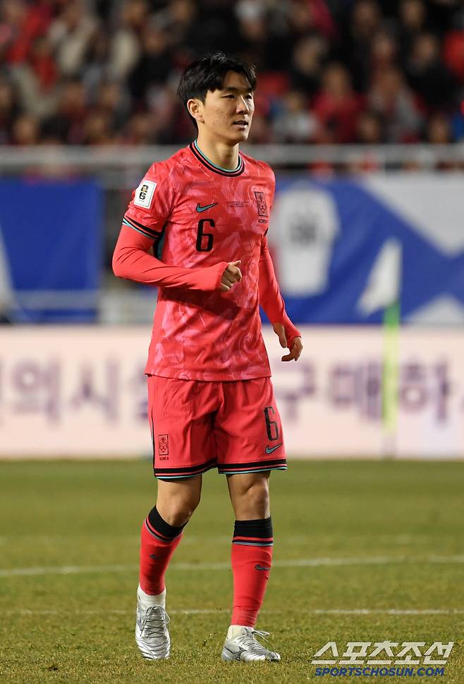 25일 수원월드컵경기장 열린 2026 FIFA 북중미 월드컵 아시아지역 3차 예선 대한민국과 요르단의 경기. 황인범이 숨을 고르고 있다. 수원=박재만 기자 pjm@sportschosun.com/2025.03.25/