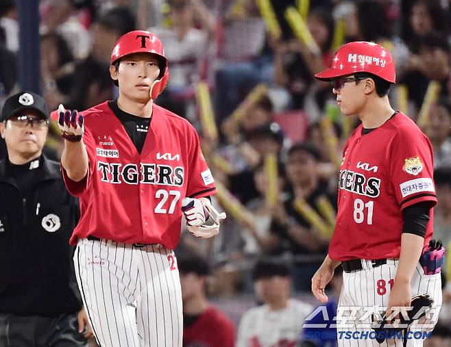 12일 광주 기아챔피언스필드에서 열린 KBO리그 KIA와 삼성의 경기. 6회 안타를 치고 출루한 KIA 김호령. 광주=송정헌 기자songs@sportschosun.com/2025.06.12/