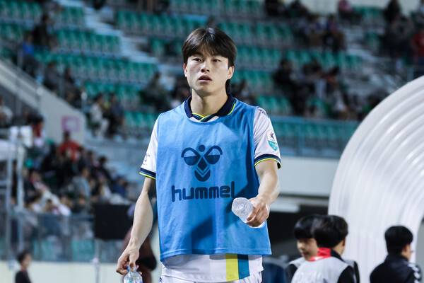 원정 명단에 처음으로 자신의 이름이 올라 잘못 나온 줄 알았다는&nbsp; 박정우. ⓒ안산 그리너스