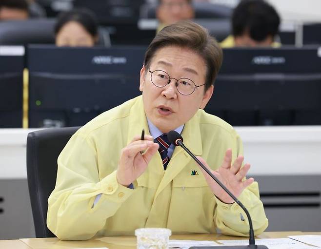 이재명 대통령이 12일 서울 서초구 한강홍수통제소에서 수해(장마) 대비 현장 점검 회의를 주재하고 있다. ⓒ연합뉴스