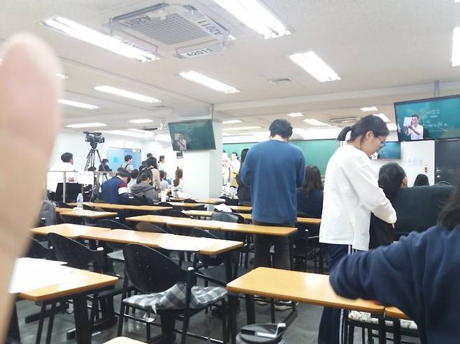 공무원 행정학강사 신용한 은퇴