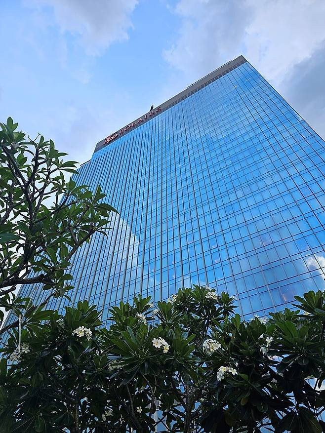 케손시티(Quezon City)의 랜드마크, 솔레어리조트노스(사진=정상미)