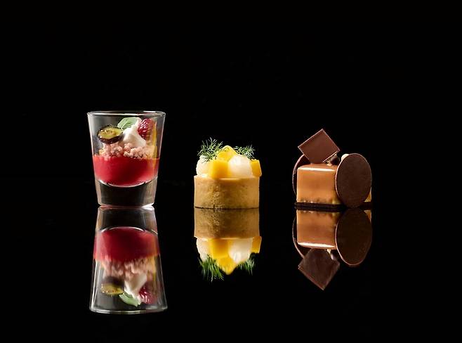 배영산 롯데호텔서울 파티시에가 개발한 디저트 / 사진=롯데호텔앤리조트