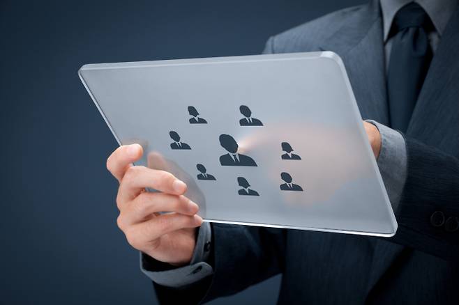 경영과 경영 감독 기능을 따로 분리해 투자자의 경영 간섭과 이에 따른 경영권 침탈 우려를 차단하는 구조를 가진 메르세데스-벤츠의 기업 지배구조가 주목받고 있다. /사진=클립아트코리아