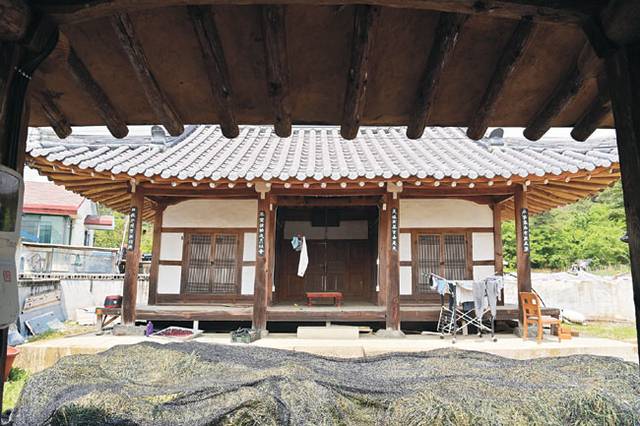 ‘용사일기’를 쓴 도세순을 기리는 재각인 ‘경암재(景巖齋)’. 경북 성주군 벽진면 운정리 은행정마을에 있다.