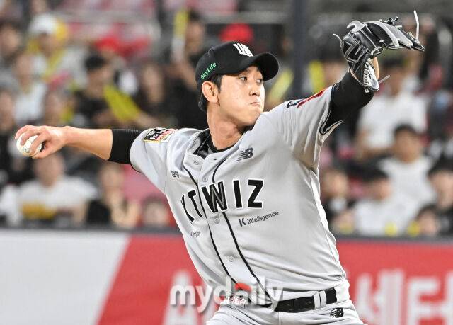 20일 오후 경기도 수원시 조원동 수원kt위즈파크에서 진행된 '2025 프로야구 KBO리그' kt위즈와 KIA타이거즈의 경기. kt 김민수가 역투하고 있다./마이데일리