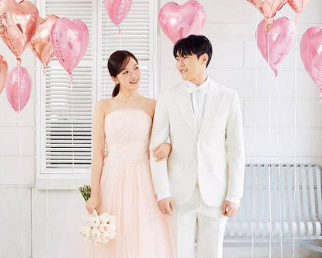 청순한 핑크빛 드레스를 입은 도화는 여성스러운 분위기를 자아냈다. / 도화 소셜미디어