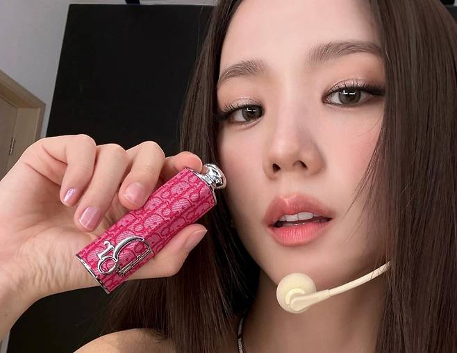 디올의 글로벌 엠버서더를 맡고 있는 ‘지수’ [인스타그램 갈무리]