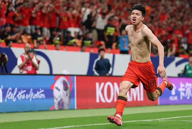 ▲ 10일 바레인과의 최종전은 의미 없는 승부가 됐다. 5위 바레인(6점)도 3위 사우디아라비아(13점)에 0-2로 패하며 5위로 미끄러졌고 플레이오프 진출 실패가 확정됐다. 누가 꼴찌를 면하느냐의 맞대결만 됐다. 그래도 중국은 마지막 순간 조 최하위를 벗어나면서 나름의 만족스런 마무리를 했다. ⓒ 소후닷컴