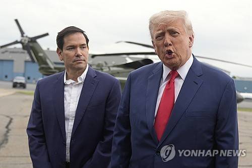 트럼프 미국 대통령(오른쪽) [AP 연합뉴스 자료사진 재판매 및 DB금지]
