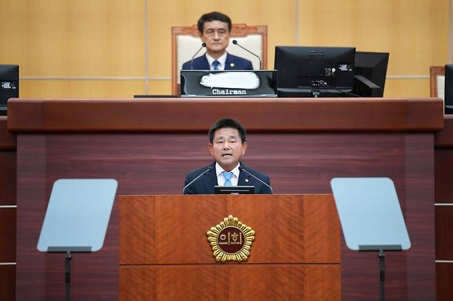 도정 질문하는 윤수봉 전북도의원 [전북특별자치도의회 제공. 재판매 및 DB 금지]