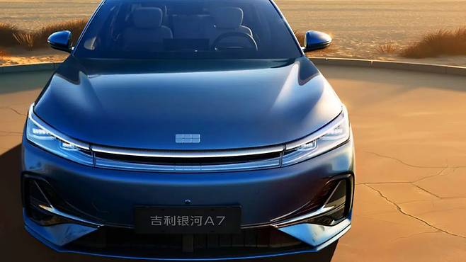 지리 갤럭시 A7 EM i