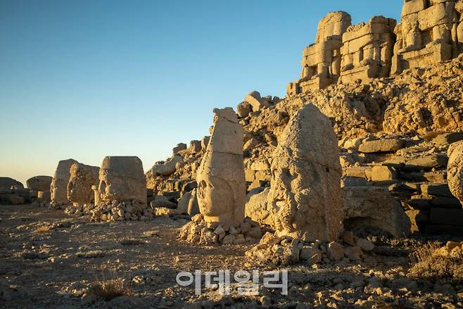 동틀 무렵의 넴루트 산 정상 (사진=튀르키예 문화관광부)