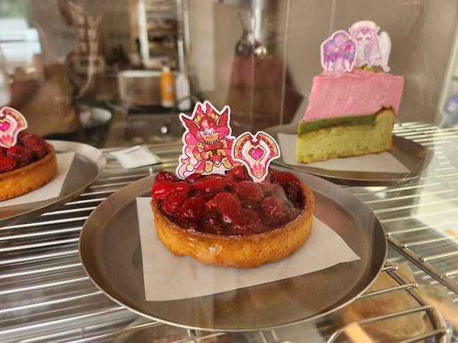 - 디저트의 모양도 맛도 꽤 훌륭하다&nbsp;