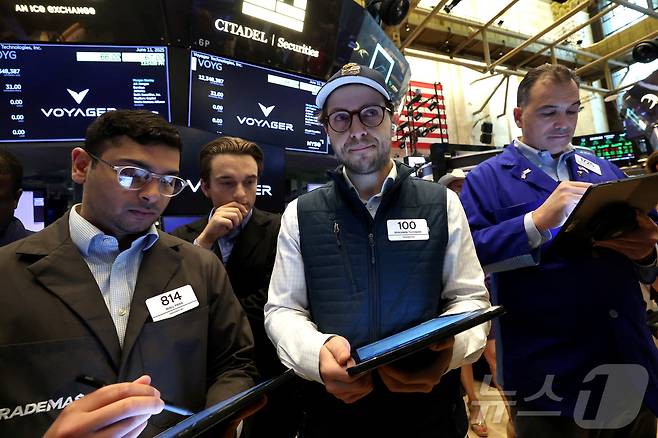 NYSE 트레이더들.  ⓒ 로이터=뉴스1