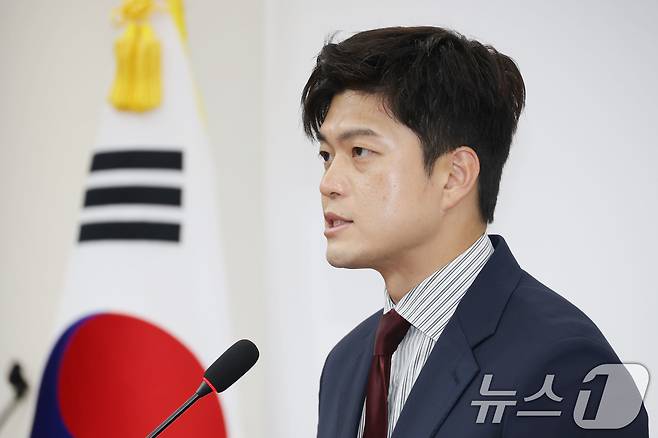 김용태 국민의힘 비상대책위원장이 13일 오전 서울 여의도 국회에서 수원지법 대북송금재판 관련 현안 입장발표 기자회견을 하고 있다. 2025.6.13/뉴스1 ⓒ News1 이광호 기자