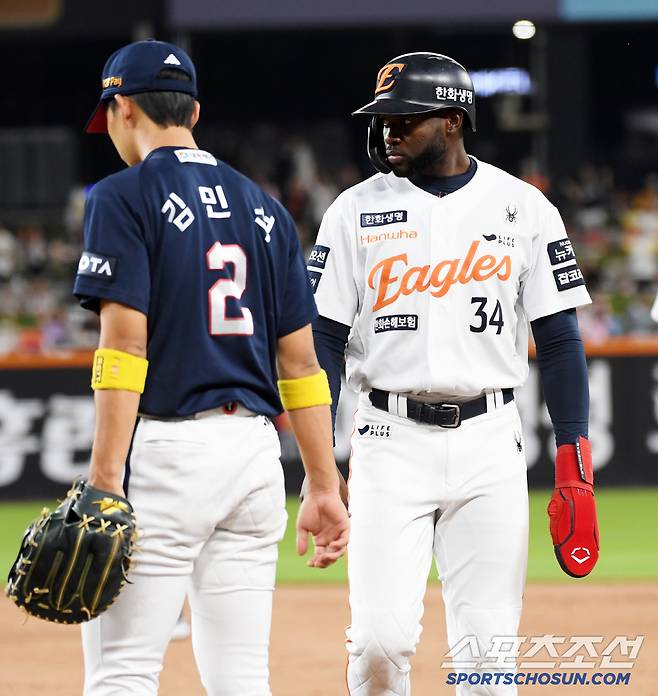 12일 대전 한화생명볼파크에서 열린 한화 이글스와 두산 베어스의 경기. 7회말 한화 플로리얼이 대주자로 출전하고 있다. 대전=박재만 기자 pjm@sportschosun.com/2025.06.12/