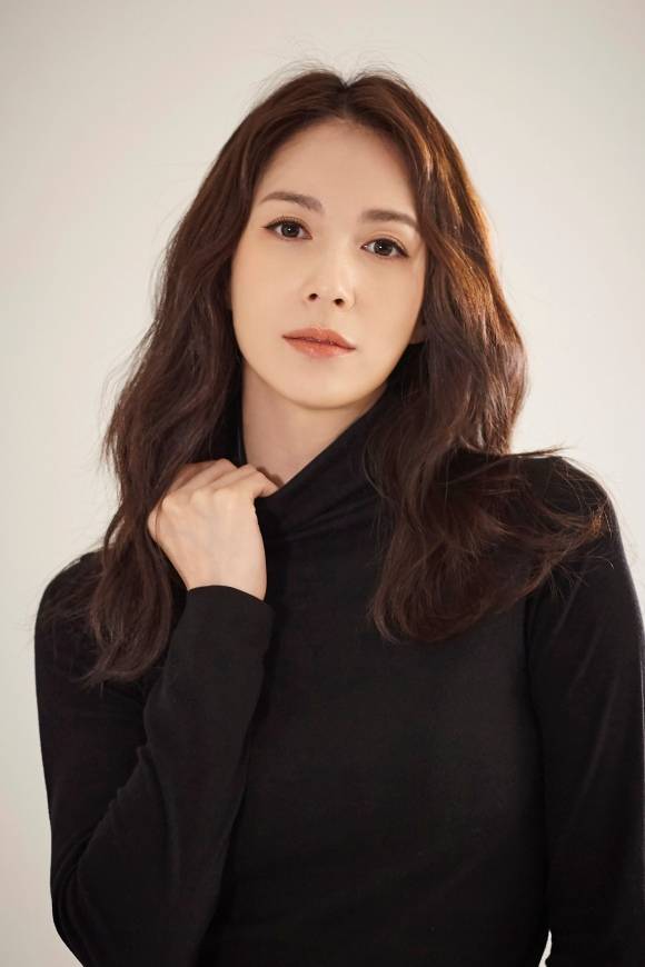 그룹 천상지희 더 그레이스 출신 린아가 굿맨스토리아 전속계약을 체결하며 다양한 활동에 나선다. /굿맨스토리