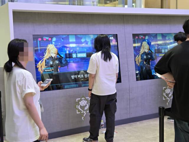 ‘스노우메이지 인 롯데월드타워’ 현장에 있는 ‘패러메딕, 작전을 실행한다!’ 미니게임