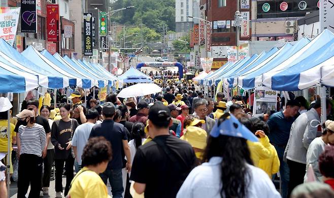 35년 만에 부활한 태안 5일장 모습. 태안군 제공