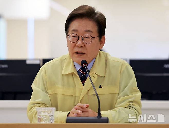 [서울=뉴시스] 최진석 기자 = 이재명 대통령이 12일 서울 서초구 한강홍수통제소에서 열린 수해(장마) 대비 현장 점검 회의에서 발언하고 있다. (대통령실통신사진기자단) 2025.06.12. myjs@newsis.com