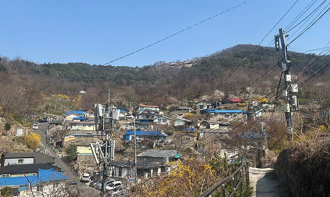 서울 서대문구 홍제동 개미마을 전경. 주민 172명이 살고 있는 개미마을은 ‘재개발 바람’이 불 때마다 토지가 잘게 쪼개져 현재는 400여명이 땅을 나눠 갖고 있다. 소진영 기자