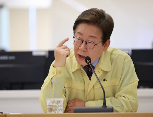 이재명 대통령이 12일 서울 서초구 한강홍수통제소에서 수해(장마) 대비 현장 점검 회의를 주재하고 있다. 연합뉴스